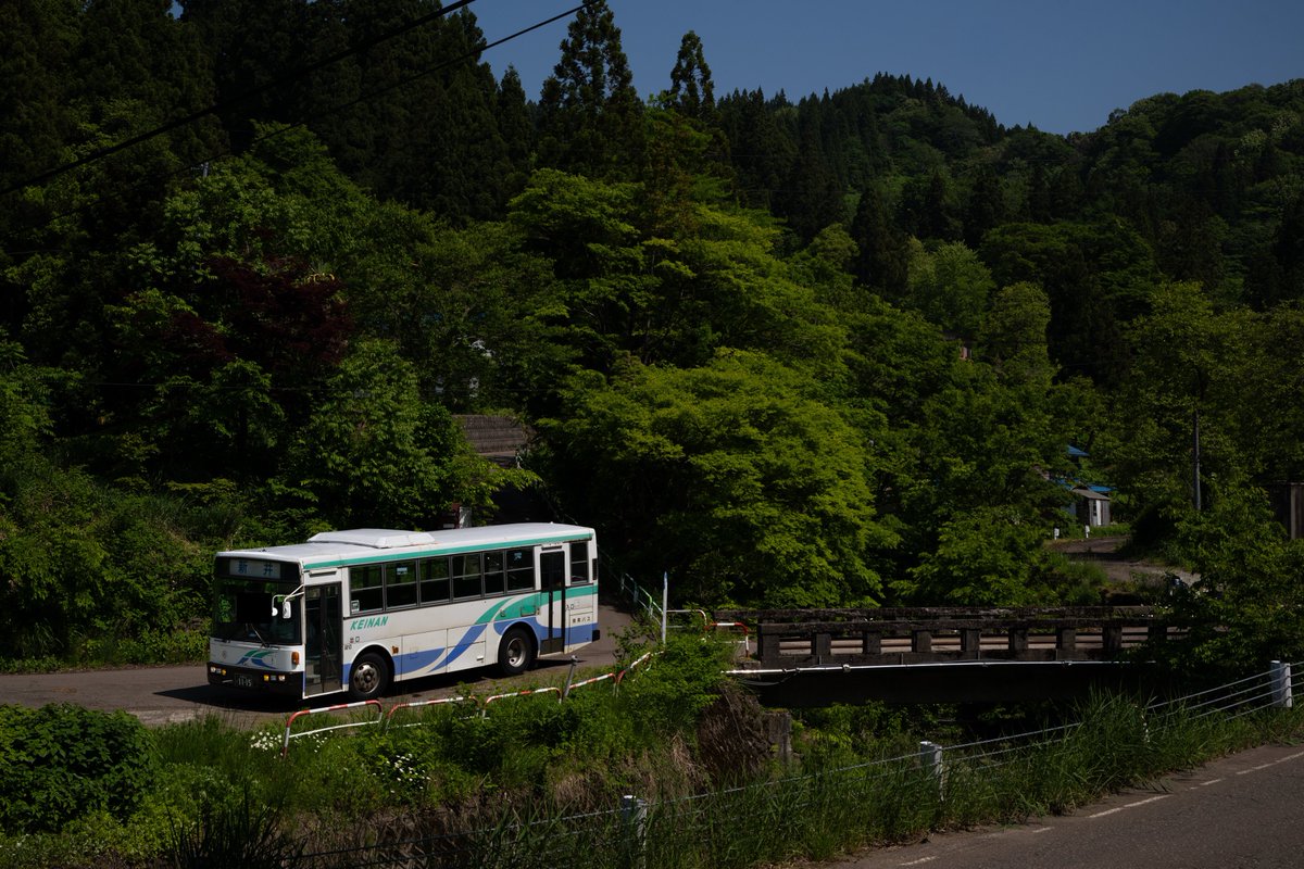 Blocking801's tweet photo. 【過日御礼御縁】
頸南バス
長岡22か1115 U-LT332J(94年式)
いすゞ+富士重7E

先日はこちらの貸切会に参加させていただきました。天候にも恵まれ、貴重なU-LT+7Eを堪能できました。前後扉はやはりかっこいいですね！主催者様、乗務員様ならびに関係者の皆様に感謝申し上げます。
＃特別快速ささがみね https://t.co/2NdNYuIKSu