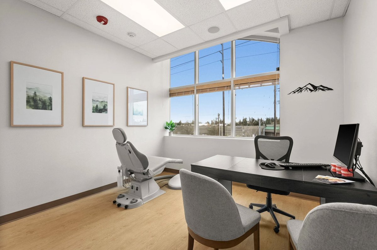 RushCompanies's tweet photo. The project delivery method behind a healthcare remodel can shape everything from timeline and communication to flexibility throughout construction. 🏥✨ 

Take a closer look at how the Design-Build approach helped deliver a new ortho clinic in Gig Harbor: https://t.co/QkbhAWYPft https://t.co/393zPtboi2