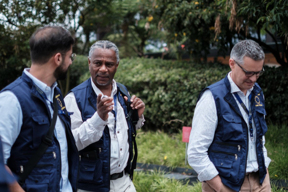 moeuecolombia26's tweet photo. Esta mañana, otros 42 observadores de la MOE UE se desplegaron en todo Colombia, sumándose a los 40 observadores de largo plazo presentes sobre el terreno desde principios de mayo y al equipo central de analistas en Bogotá.

Hoy también llegan a Bogotá 12 diputados del Parlamento Europeo y el jefe de la misión, el vicepresidente del Parlamento Europeo, Esteban González Pons. Además, diplomáticos europeos acreditados en Colombia se unirán a la misión en la víspera de las elecciones presidenciales.

El 31 de mayo, la MOE UE desplegará a más de 140 observadores procedentes de los Estados miembros de la Unión Europea, así como de Noruega, Suiza y Canadá.

#moeuecolombia2026 #colombia2026 #elecciones2026 #eleccionescolombia @UEenColombia