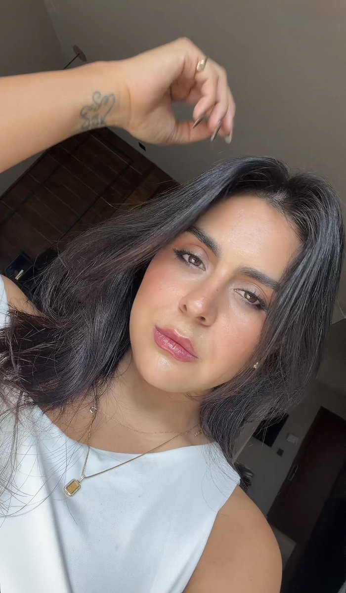 LivingInFabLand's tweet photo. The selfie is the tweet. Say thank you mami https://t.co/wlsjXigwNX