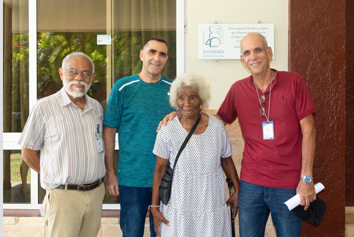 CIGBCuba's tweet photo. Celebramos 45 años de un logro científico que marcó la #BiotecnologíaCubana: la obtención del #interferón en Cuba. Reconocimos a fundadores, familiares y amigos que hicieron posible este acontecimiento. Plantamos dos árboles en homenaje a este aniversario.
#CIGB #CIGB40Años https://t.co/cGFksbPWv2