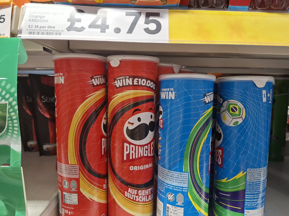 gingerlynds's tweet photo. #pringles shrinkflation again. 185 to 165g. I'd suggest tesco make it less obvious on the shelves https://t.co/kVdC54fsnj