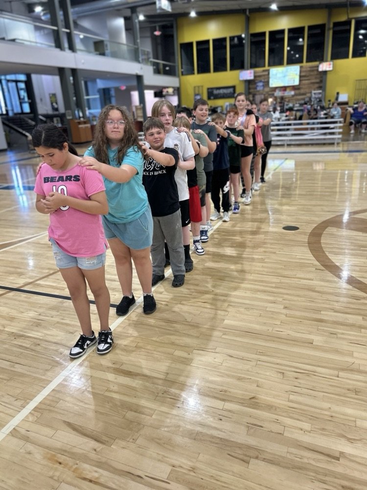 TheSAGSway's tweet photo. 5th graders took a field trip to Adventure Commons. They played mini golf, basketball, volleyball, did team building games, and more! It was a great experience to end out the year together.

#TheSAGSway https://t.co/PVpdfv0pzZ