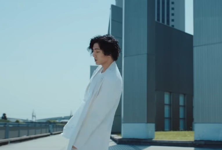 UMUSICA's tweet photo. ¿Sabes cuál es esta canción de Fujii Kaze?✨👀 #fujiikaze https://t.co/zw6Bo9EANh