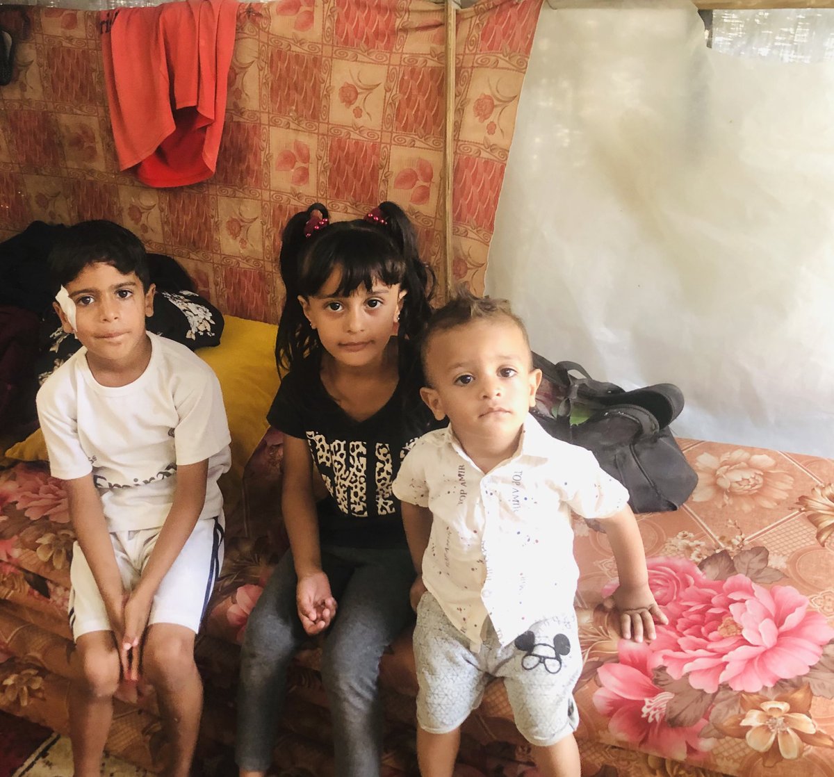 RLbragim49924's tweet photo. Children need food😭
Children need water😭
Children need safety😭
Children need clothes 😭
Children need warmth 😭
Children need treatment😭
One dollar makes a difference or saves a child😭
Be a reason to change our children's lives and draw a smile🙏
https://t.co/XxGUxSw1DG https://t.co/KdppMFnZ1N