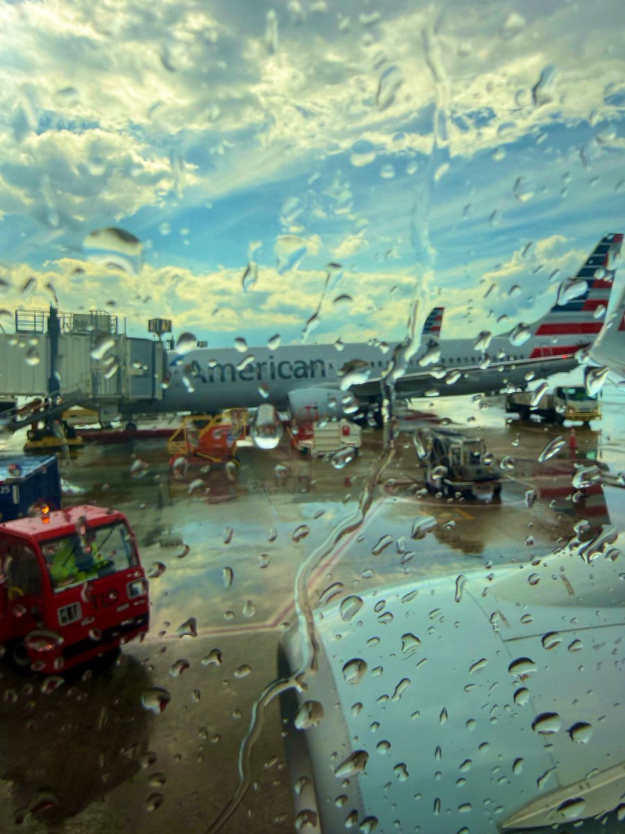 UffdaJen's tweet photo. Goodbye rainy and sunny Charlotte! https://t.co/Cw9GgWm81E