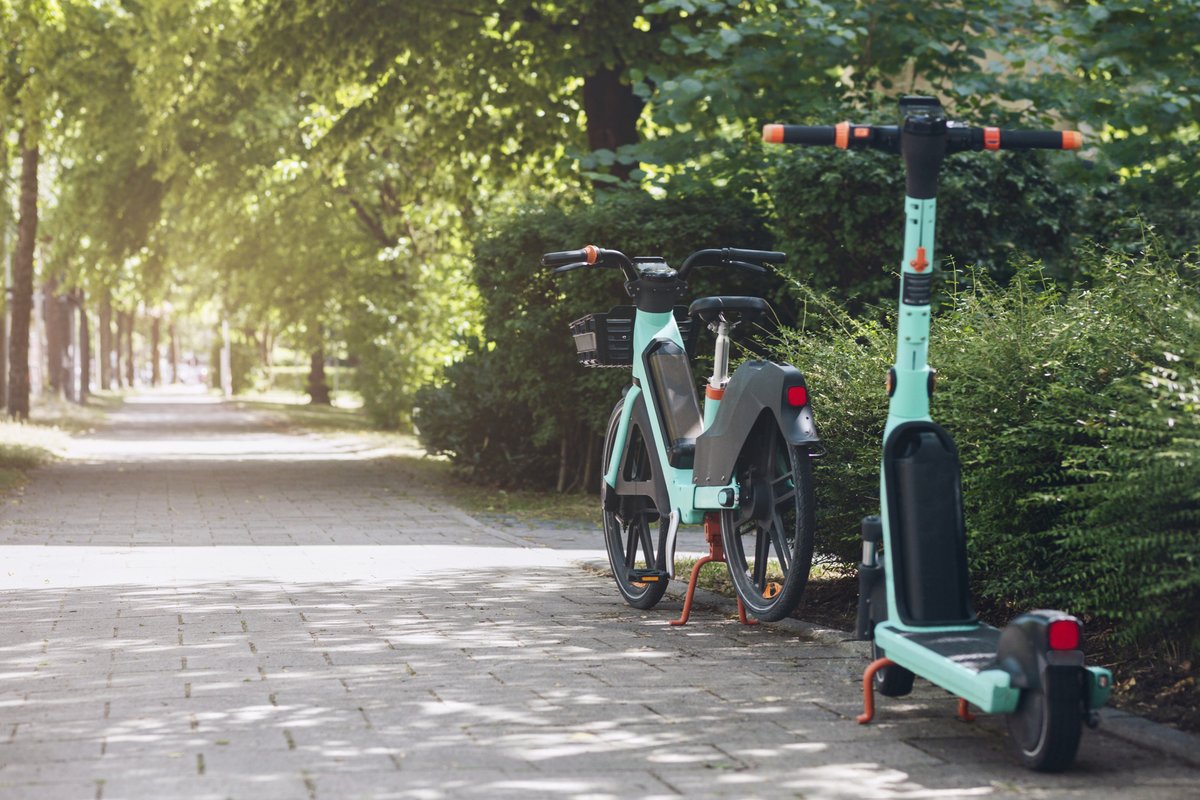 DiversityMD's tweet photo. E-bike injuries have nearly doubled year-on-year. Doctors are now calling it a public health hazard — especially for kids. 🚨 Read here: https://t.co/t76E3mLFJy  #publichealth #safety https://t.co/U6p1EpTmMu