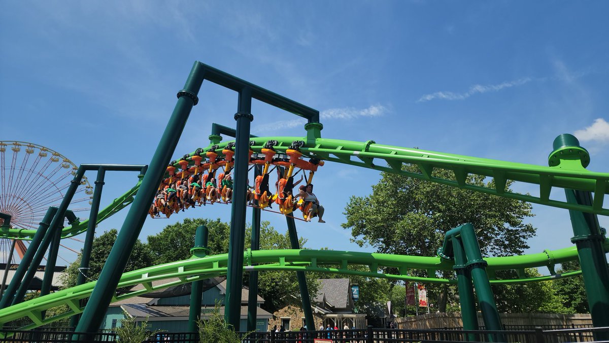 aceonlineorg's tweet photo. Flying Fox has officially taken flight at Kentucky Kingdom!
🦊
This Vekoma Family Suspended Coaster reaches a height of 65 feet and speeds of up to 37 mph across 1,380 feet of track, making it an excellent experience for riders of all ages.

📸: Doug and Derek Perry https://t.co/gAYivvcQ95