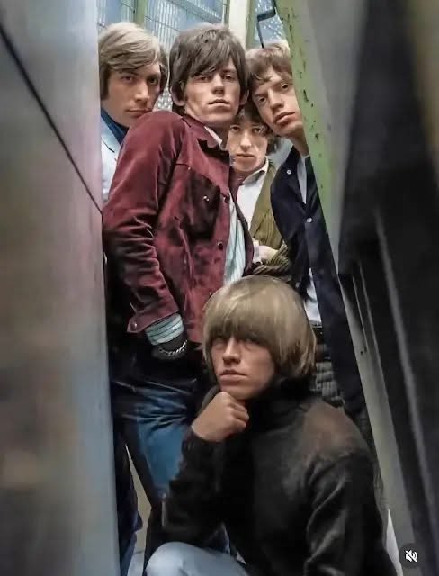 fred79977's tweet photo. Colorized
Somebody had to wear the black hat
#RollingStones https://t.co/b5IBYROMuJ