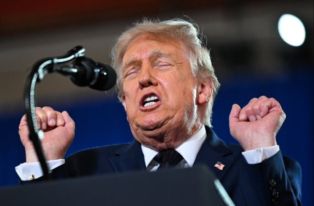 AMazzeppa's tweet photo. @mmpadellan @IMmissmellie #Trump is an assault on the American nation—a godless, selfish creature who, together with a band of greedy billionaires and corrupt sycophants, has chosen the USA as their prey and is dragging the very foundations of American values through the mud
#KickHimOut https://t.co/rwvKqTwAkF