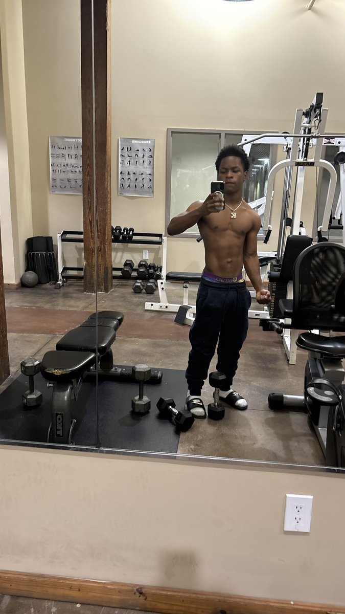 1king_dudley's tweet photo. staying consistent during off season💯 @GwinnettRecruit
@RecruitNE_GA @GAPrepVarsity
@RecruitGeorgia @TopPreps @CoastRecruits https://t.co/OQuaIk2RnQ