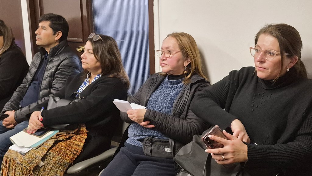 drtmetrooriente's tweet photo. 📌 [AHORA] La directora regional, Carolina Campos Valdivia, está relizando una difusión para #MiPyME sobre Trabajo Decente y Equidad de Género en la fiscalización y recursos administrativos de la DT.
La actividad ADP fue organizada por la Unidad de RRLL de la #ICTSantiagoSur. https://t.co/M3lwtDtDDE