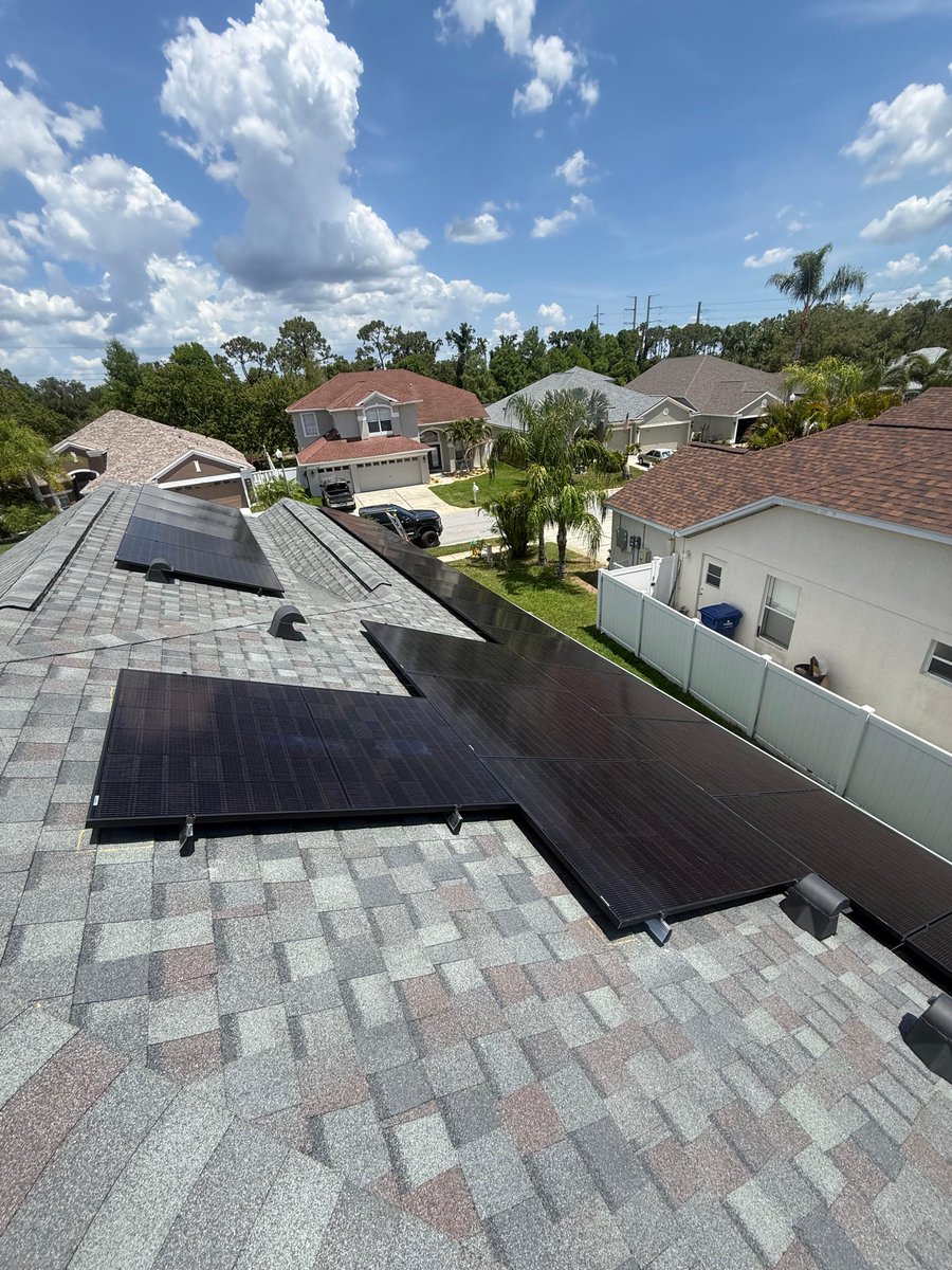 SolarTechElec1's tweet photo. ☀️ Another Florida homeowner just took control of their power bill.

This new 17.55kW solar installation in Holiday, FL is projected to reduce the homeowner’s average $321 electric bill to around $30/month ⚡

✅ 39 Tier 1 Panels
✅ Enphase Microinverters
✅ 112% Energy Offset
✅ 91% Utility Bill Reduction

Thinking about solar?

📲 Call/Text Daniel: 727-472-9302
☀️ Free Solar Discovery Call: https://t.co/RidUCT1c7m

#Solar #FloridaSolar #RenewableEnergy #GoSolar #SolarSaving