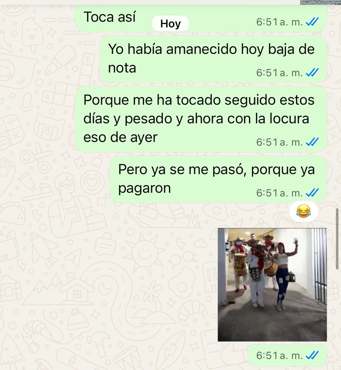 dannaluciad's tweet photo. Yo cuando pagan y se me olvidan los problemas😂😂😂 https://t.co/nBGE5Syi2i