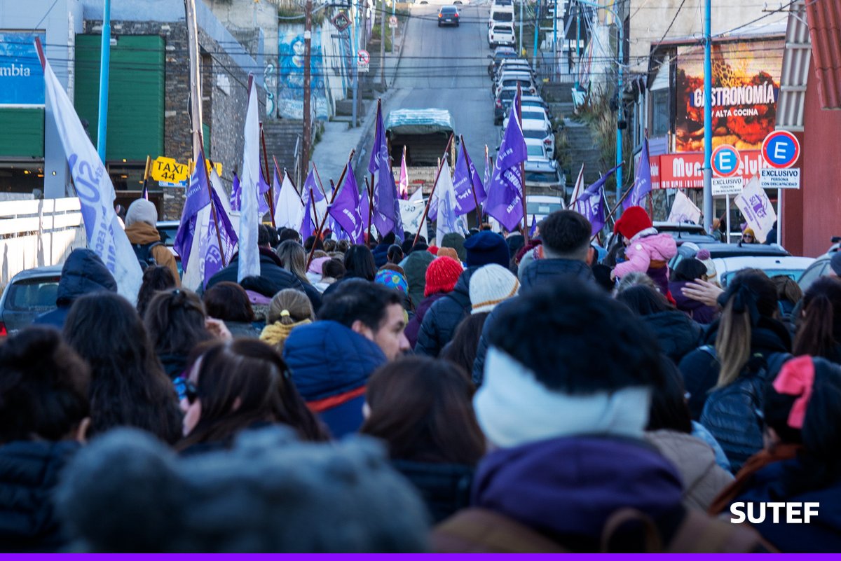 SUTEFPRENSA's tweet photo. 𝗣𝗔𝗥𝗢 𝗡𝗔𝗖𝗜𝗢𝗡𝗔𝗟 𝗗𝗢𝗖𝗘𝗡𝗧𝗘: 𝗙𝗥𝗘𝗡𝗗𝗘𝗣 𝗜𝗠𝗣𝗨𝗟𝗦𝗔 𝗟𝗔 𝗟𝗨𝗖𝗛𝗔 𝗘𝗡 𝗗𝗘𝗙𝗘𝗡𝗦𝗔 𝗗𝗘 𝗟𝗔 𝗘𝗗𝗨𝗖𝗔𝗖𝗜𝗢𝗡 𝗣𝗨𝗕𝗟𝗜𝗖𝗔 𝗬 𝗣𝗢𝗥 𝗦𝗔𝗟𝗔𝗥𝗜𝗢 https://t.co/XformIuNaV