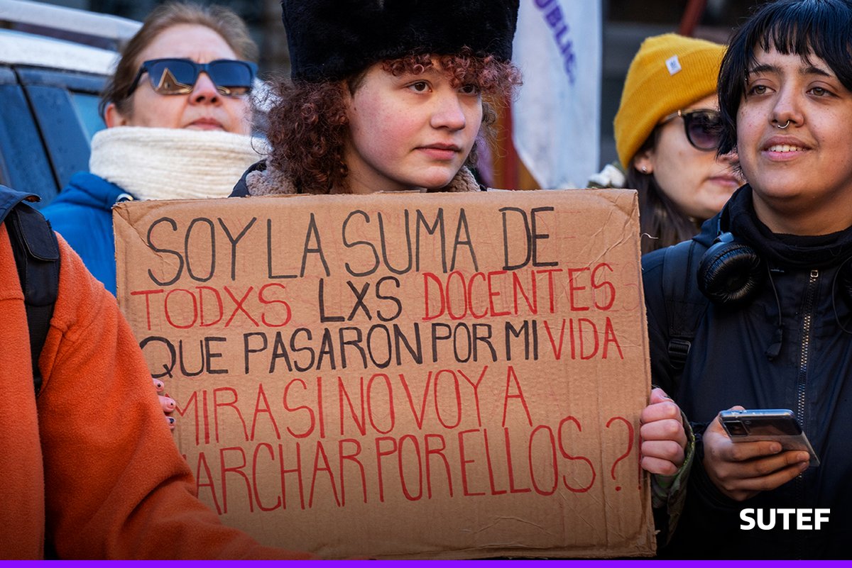 SUTEFPRENSA's tweet photo. 𝗣𝗔𝗥𝗢 𝗡𝗔𝗖𝗜𝗢𝗡𝗔𝗟 𝗗𝗢𝗖𝗘𝗡𝗧𝗘: 𝗙𝗥𝗘𝗡𝗗𝗘𝗣 𝗜𝗠𝗣𝗨𝗟𝗦𝗔 𝗟𝗔 𝗟𝗨𝗖𝗛𝗔 𝗘𝗡 𝗗𝗘𝗙𝗘𝗡𝗦𝗔 𝗗𝗘 𝗟𝗔 𝗘𝗗𝗨𝗖𝗔𝗖𝗜𝗢𝗡 𝗣𝗨𝗕𝗟𝗜𝗖𝗔 𝗬 𝗣𝗢𝗥 𝗦𝗔𝗟𝗔𝗥𝗜𝗢 https://t.co/XformIuNaV
