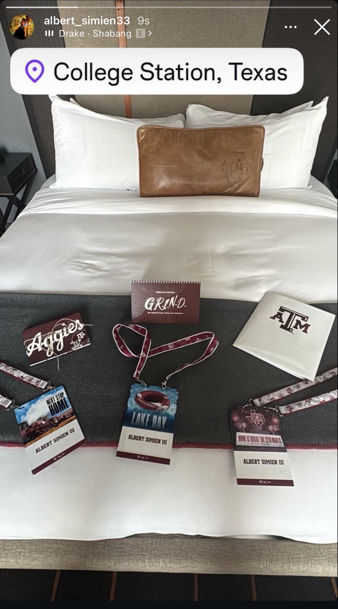 Cade_Draughon's tweet photo. Texas A&amp;M target Albert Simien has arrived in College Station #GigEm 

@Albert_Simien33 | @GigEm247 https://t.co/VrlksgQnu5