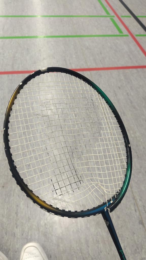 haoLink's tweet photo. I killed a Badminton racket today https://t.co/Ehu9DrpSIe