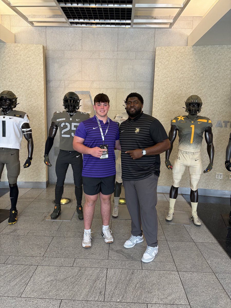 brooksbayer2027's tweet photo. Thank you @ArmyWP_Football for an awesome visit today! I had a great time touring base, meeting the coaches, and seeing the facilities! @CoachPrince7 @PRTYNTHABAKFLD @CoachDDixon @Coach_romero18 @BouchardFred https://t.co/1ZnYVSSM0B