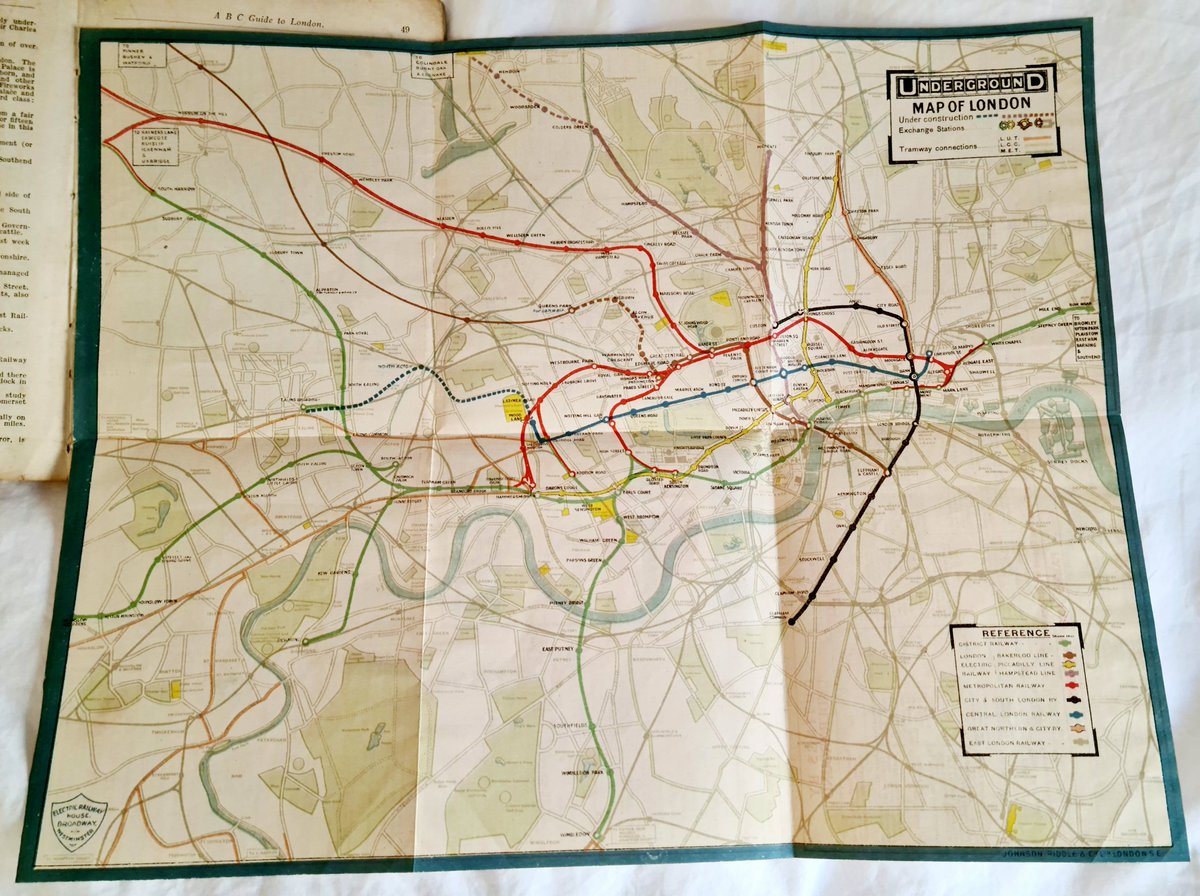 mjalavan's tweet photo. @mrmikeMTL Maps of the London Underground from the early 1900s https://t.co/BZTLNi1V3p