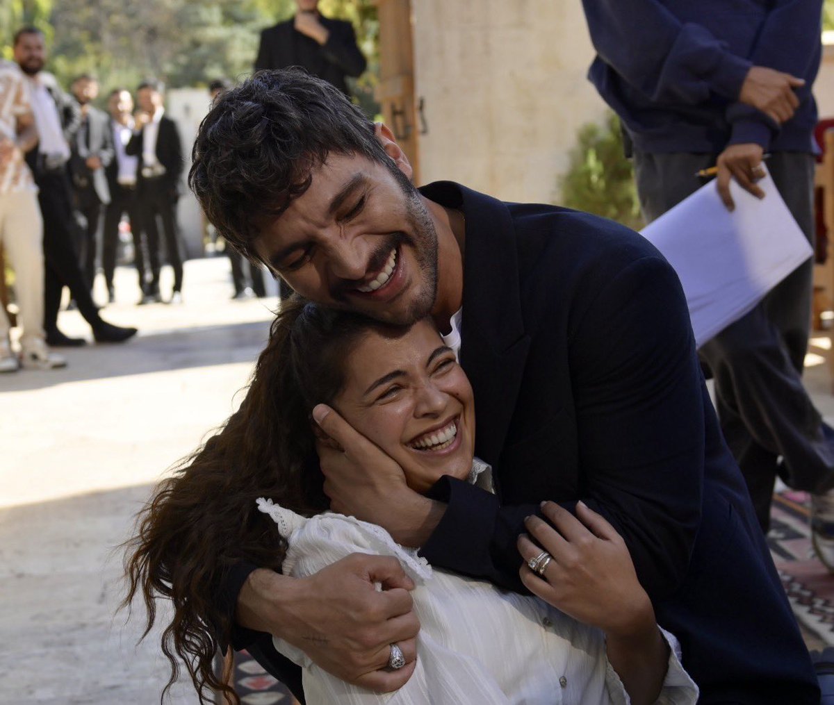 asyalandinizzz's tweet photo. maalesef aybüke bu sefer başaramadı başrolün rolünü çalamadı. ilhanla damla sevgili olduğuna göre gereken mesajlar gereken yerlere verilmiştir aybükecim en azından 3 sezon yüzünü dinlendir halefin başrolleri belli ama sen değilsin o başrol https://t.co/94Eg1djQ3o