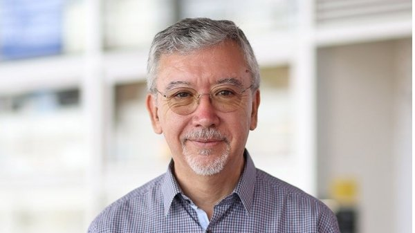 __elmercurio's tweet photo. Por primera vez, un científico chileno integrará la Royal Society de Londres: “La ciencia no es una actividad individual, sino colectiva", comentó el biólogo Roberto Mayor a “El Mercurio”.
https://t.co/MZ3bIcvlp6 https://t.co/rdfIMikvQg