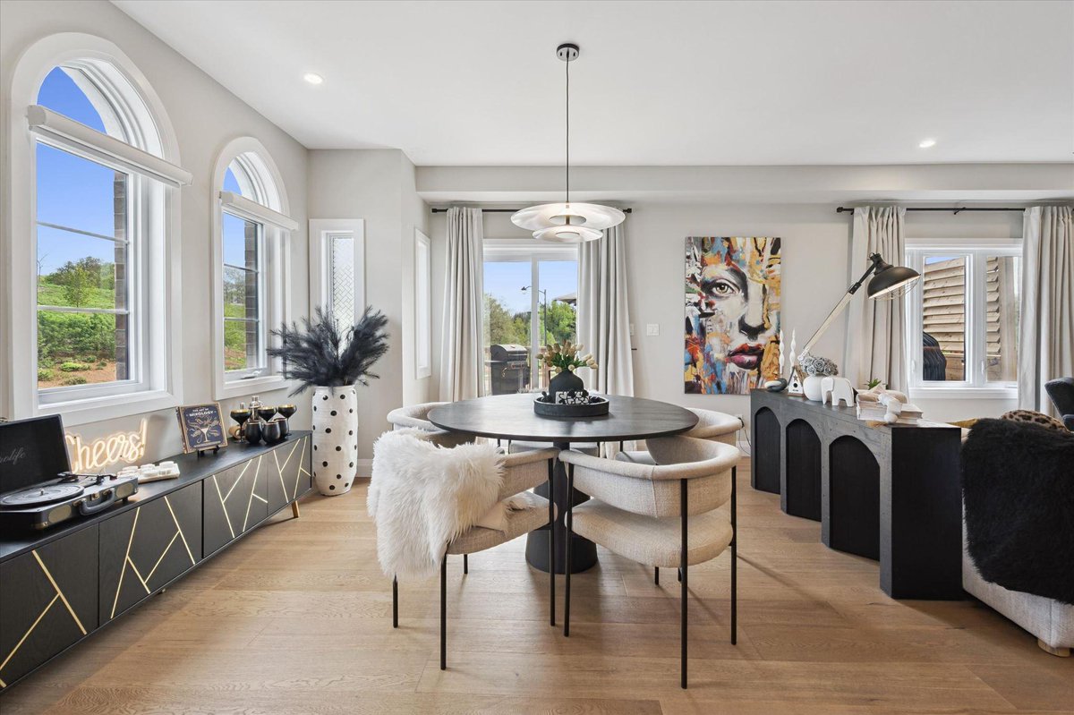GoWylde's tweet photo. Executive end-unit living in sought-after Westwood Village.

3 Queensbrook Crescent is a stunning 3+1 bedroom freehold townhouse built by Ridgeview Homes and originally designed as a model home.

$1,249,000

For more info, visit: https://t.co/MHQ4s5XYuq https://t.co/XjkfUNYZBU