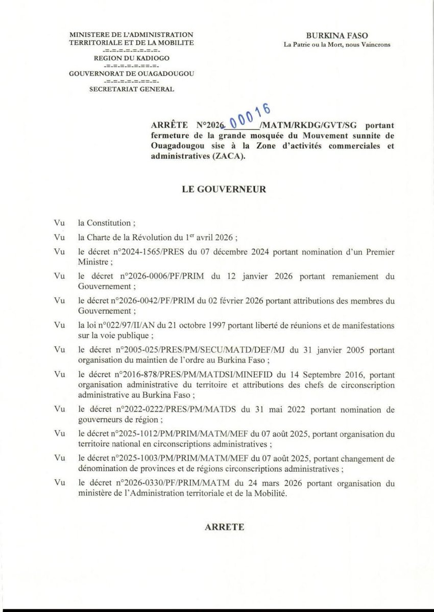AhmadouAtafa's tweet photo. #Burkina : fermeture « jusqu’à nouvel ordre » de la grande mosquée du Mouvement #sunnite de Ouagadougou pour « risques de troubles à l’ordre public ». La mesure intervient après l’arrestation d’un imam, et la suspension du syndicat étudiant #UGEB pour « apologie du #terrorisme ». https://t.co/jnSVhMaqA0