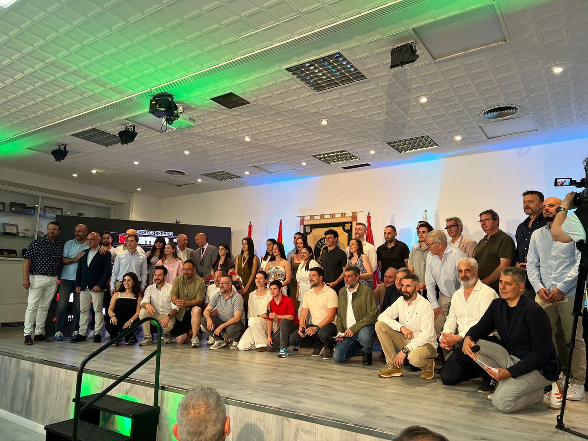 La8Leon's tweet photo. Una vez más muchas gracias a La Venatoria por abrirnos las puertas de su casa para los XI Premios Deportivos 
19 categorías, 19 premiados y 3 medallas y 20 patrocinadores !

El deporte leonés en La8 LEÓN 
Mañana en emisión:
• 16:10 h 
• 22:30 h https://t.co/RC2Vkrdw0c