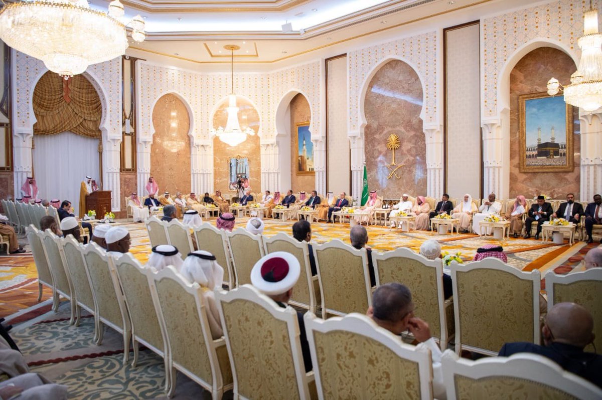AbuZar3a's tweet photo. تشرفنا بالمشاركة في حفل الاستقبال السنوي الذي أقامه سمو ولي العهد السعودي حفظه الله لضيوف الرحمن وكبار الشخصيات الإسلامية في مشهد يعكس عظمة الجهود التي تبذلها المملكة العربية السعودية في خدمة الحرمين الشريفين ورعاية حجاج بيت الله الحرام

نثمن عاليا ما وفرته المملكة من تنظيم متميز وخدمات استثنائية أسهمت في أداء الحجاج مناسكهم بأمن وطمأنينة سائلين الله أن يتقبل من الجميع صالح الأعمال وأن يديم على أمتنا الأمن والاستقرار.