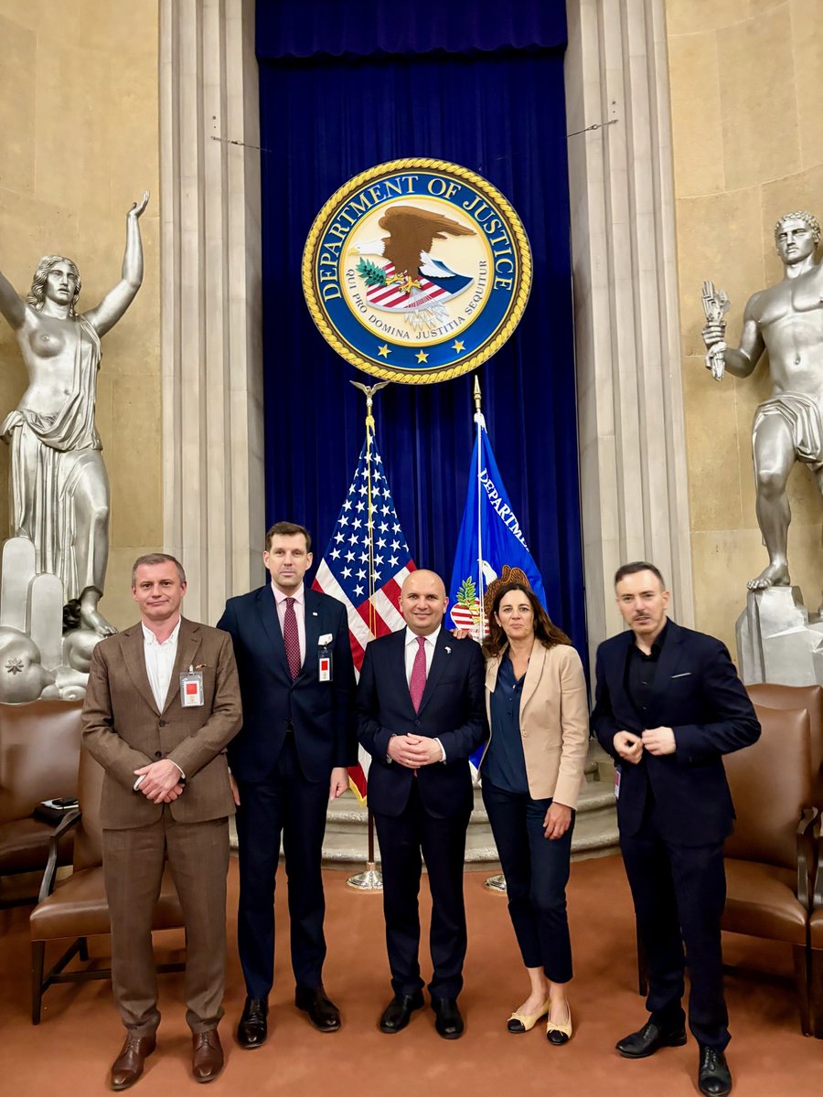 EP_Legal's tweet photo. 📶Digital regulation at the 🎯centre of discussions by ⚖️@EP_Legal MEPs @ilhankyuchyuk, @Emil_Radev, @TABochenski, @laurencefarreng, @SLagodinsky &amp; Marcin Sypniewski with their 🇺🇸US counterparts in Washington D.C. Next stop 👉Boston! https://t.co/lSsPpZF0ME