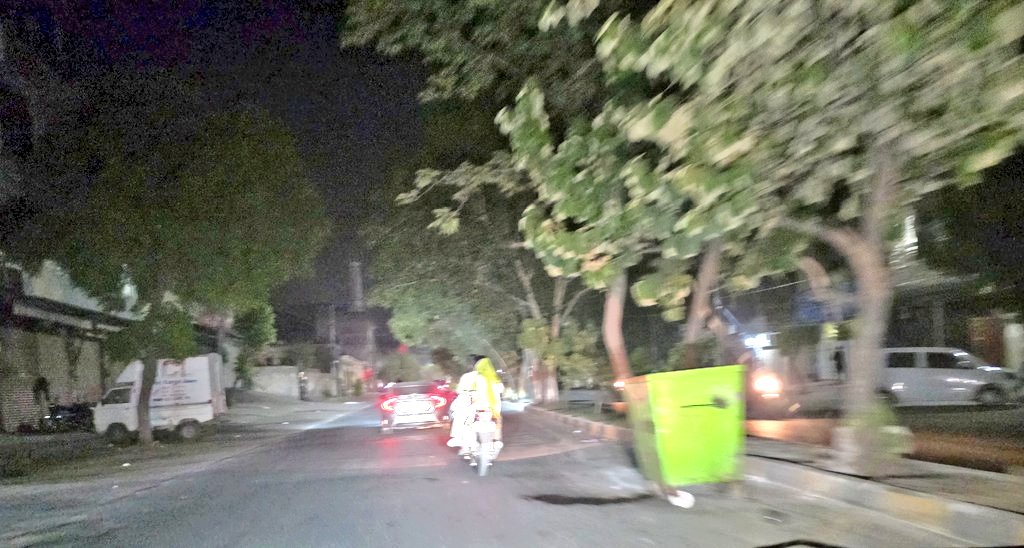 ZeshanMalick's tweet photo. Visiting different areas of Lahore to review Eid-ul-Adha cleanliness operations. Alhamdulilah major roads and surrounding areas have been cleared while teams are still actively working on ground to maintain cleanliness across the city. https://t.co/JX1UxYikol