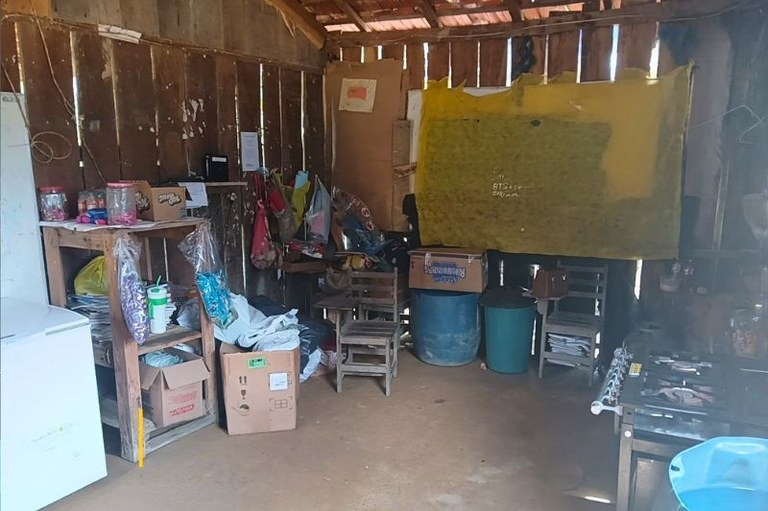 MPF_PA's tweet photo. MPF volta a alertar a Justiça sobre descumprimento de decisão que obriga melhorias em escolas de Pacajá

Órgão pede à Justiça que seja determinada a comprovação do pagamento de multas já aplicadas e que sejam estabelecidas outras punições

🌐 Saiba mais: https://t.co/mGLLChS2Bc https://t.co/ysNv3cwykP