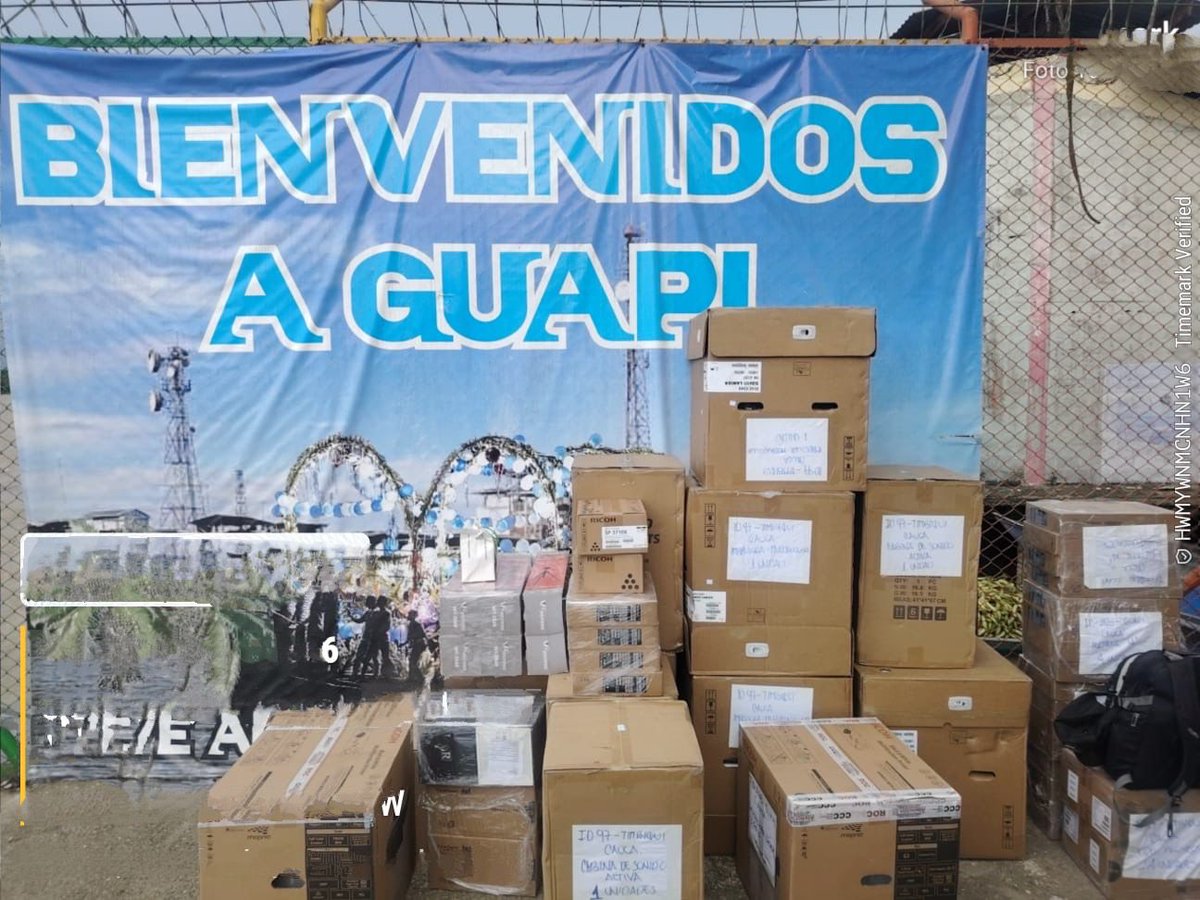 UnidadVictimas's tweet photo. 📍#Cauca | En #Guapi y #Timbiquí entregamos equipos tecnológicos y audiovisuales como computadores, videoproyectores, cabinas de sonido, cámaras e impresoras para fortalecer los procesos organizativos y comunitarios de las víctimas del conflicto armado. https://t.co/h0N6yl9viA