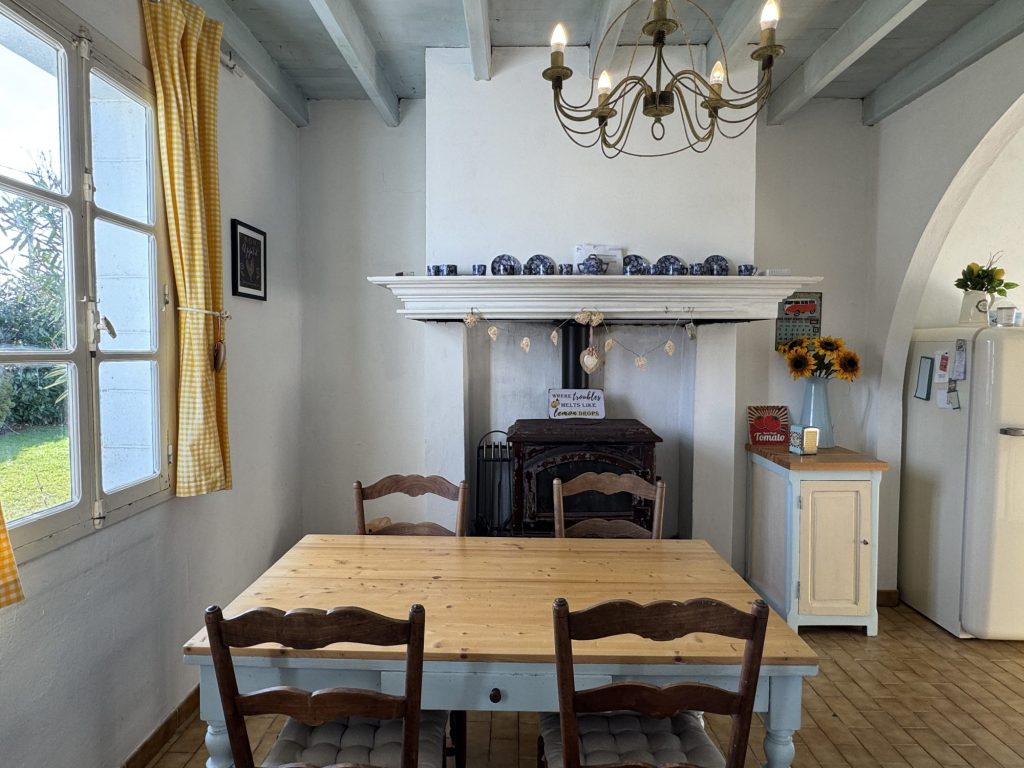 HealeyFox's tweet photo. For Sale Furnished. A Charming Village Property With 5 Bedrooms and Swimming Pool

Nouvelle-Aquitaine, Pyrenees-Atlantiques, Mauleon-Licharre
€259,000
More Details:
https://t.co/M1GELZsWdj https://t.co/qMz0LBXKye