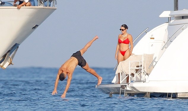 ๐๐ฎ๐ฟ๐ ๐๐ผ๐ผ๐ฝ๐ฒ๐ฟ ๐ช tweet media