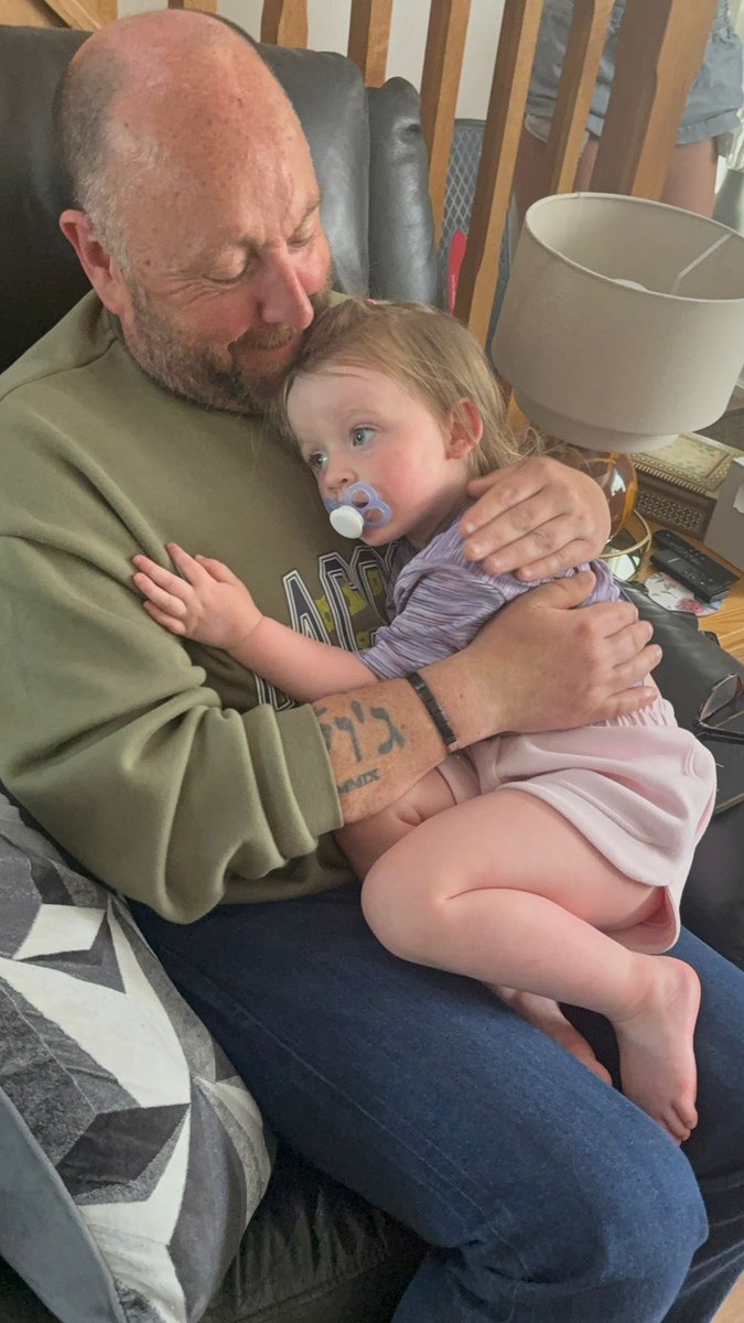 jackdobbie1's tweet photo. 55 today happy birthday to me.   Been a blast at slatterys earlier and saw the kids and my granddaughter I’ve loved it.  Happy birthday ￼￼😻😻😻😀😀😀😍😍😍 https://t.co/C3w9RM75dc