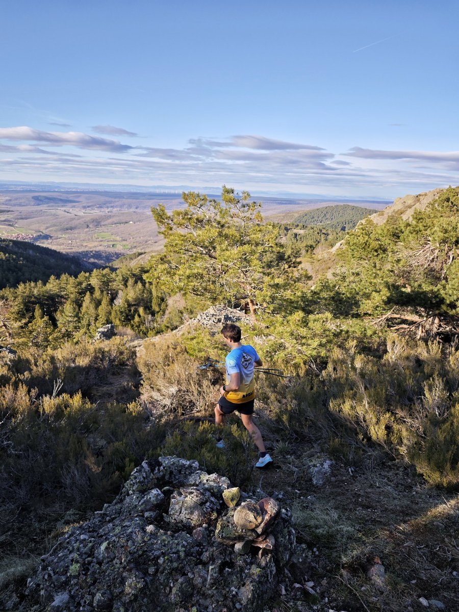 AlFiloInfngible's tweet photo. La golden hour en la Demanda no es cosa menor, dicho de otra forma, es cosa mayor 😅

📍C.N.R. de la Demanda

 #trailruin https://t.co/hNZJP4UjFN