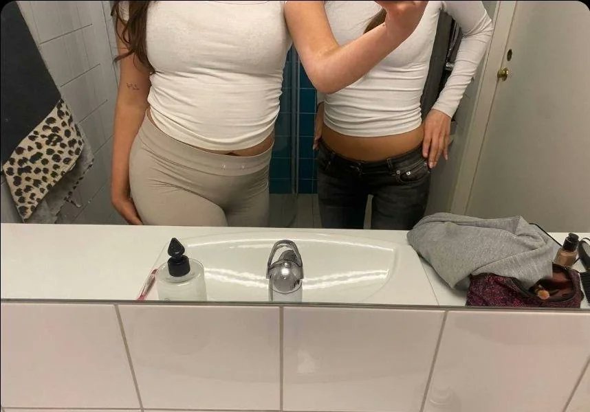 foxxalicia_'s tweet photo. Vill du se oss nakna?😈 https://t.co/KBPipiCwkZ