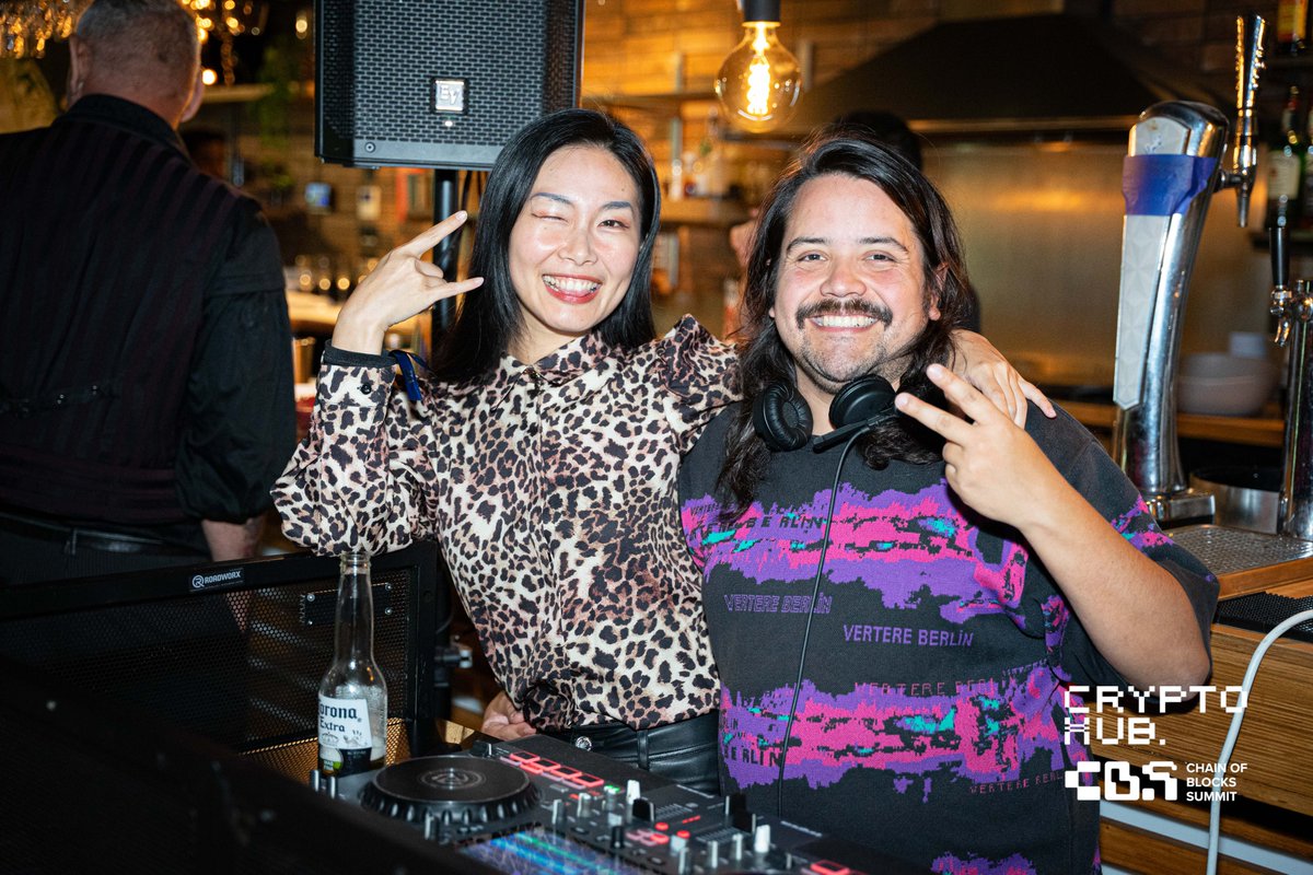 theBlocksSummit's tweet photo. Recap by @VisitMalta 🇲🇹
#ChainOfBlocksSummitEU26

Party Vibes... 🟢🍸

1⃣ Wednesday's #CBSLaunchParty in collaboration with our amazing partners  @cryptohubmalta https://t.co/lPT14WnF7n