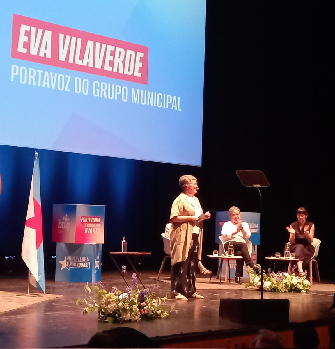 euAnaLopez's tweet photo. Eva Vilaverde, @obloque, hoxe na presentación de @Lorespontevedra como candidato a alcaldía de @Pontevedrate: "O futuro ou é feminista ou non é" 
#Pontevedra 💜💜💜 https://t.co/juYHEeS31j