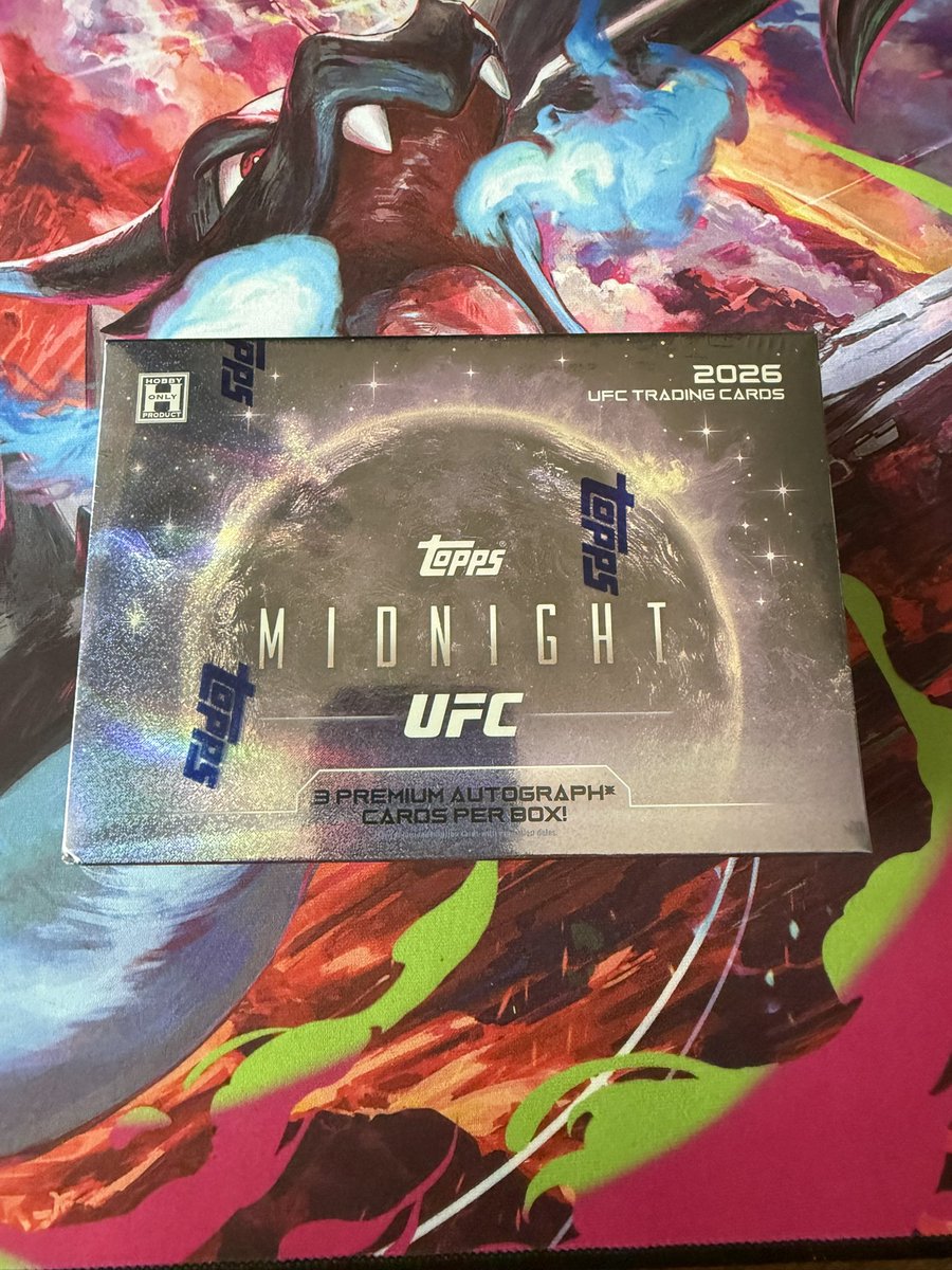 ZackCheeek's tweet photo. 2026 Topps UFC Midnight - my favorite UFC rip ever! Every box looks like you are guaranteed a RPA 🔥 Very happy with the bookend Wellmaker! @CardPurchaser https://t.co/isaIegnwNl