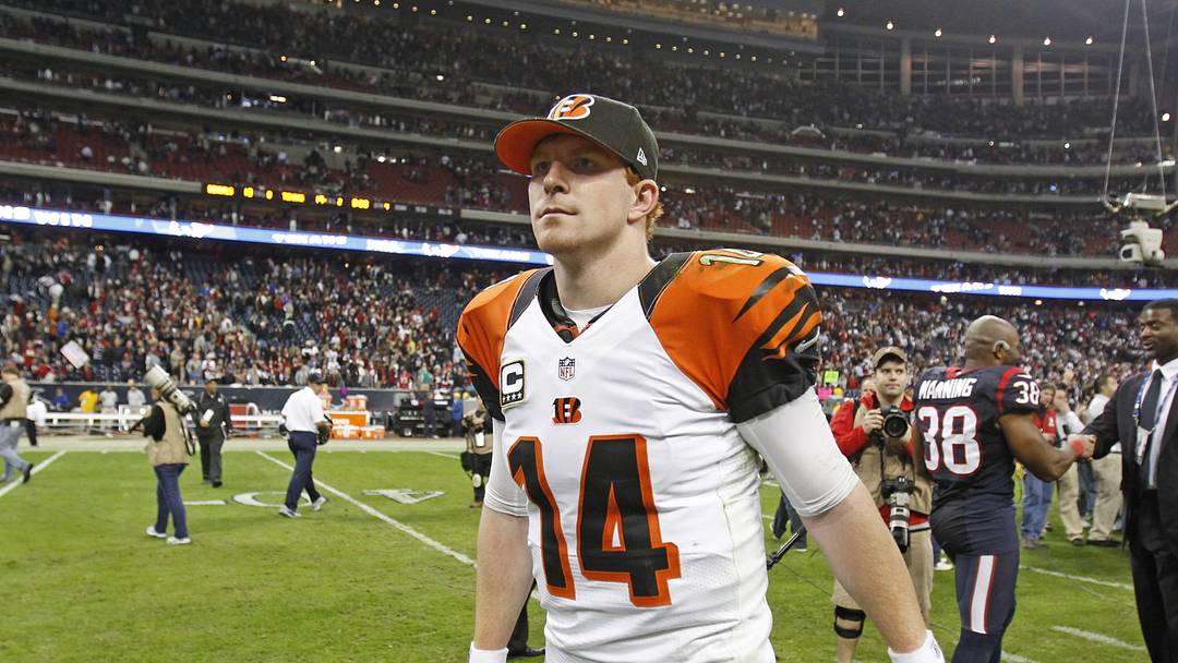 benga1scentre's tweet photo. Andy Dalton in the playoffs: 

1 TD
6 INT
4 fumbles
55.7 cmp. %
0-4 record

Justin Herbert in the playoffs:

2 TD
4 INT
3 fumbles
54.7 cmp. %
0-3 record https://t.co/78ODxaXLar