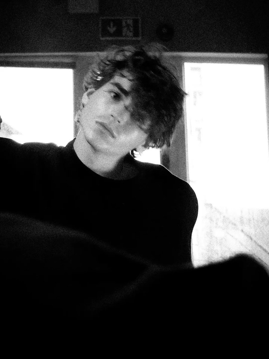 jamesodonoghubr's tweet photo. 📸 | James O’Donoghue em uma sessão de fotos recente. https://t.co/vNWNqm4wI7