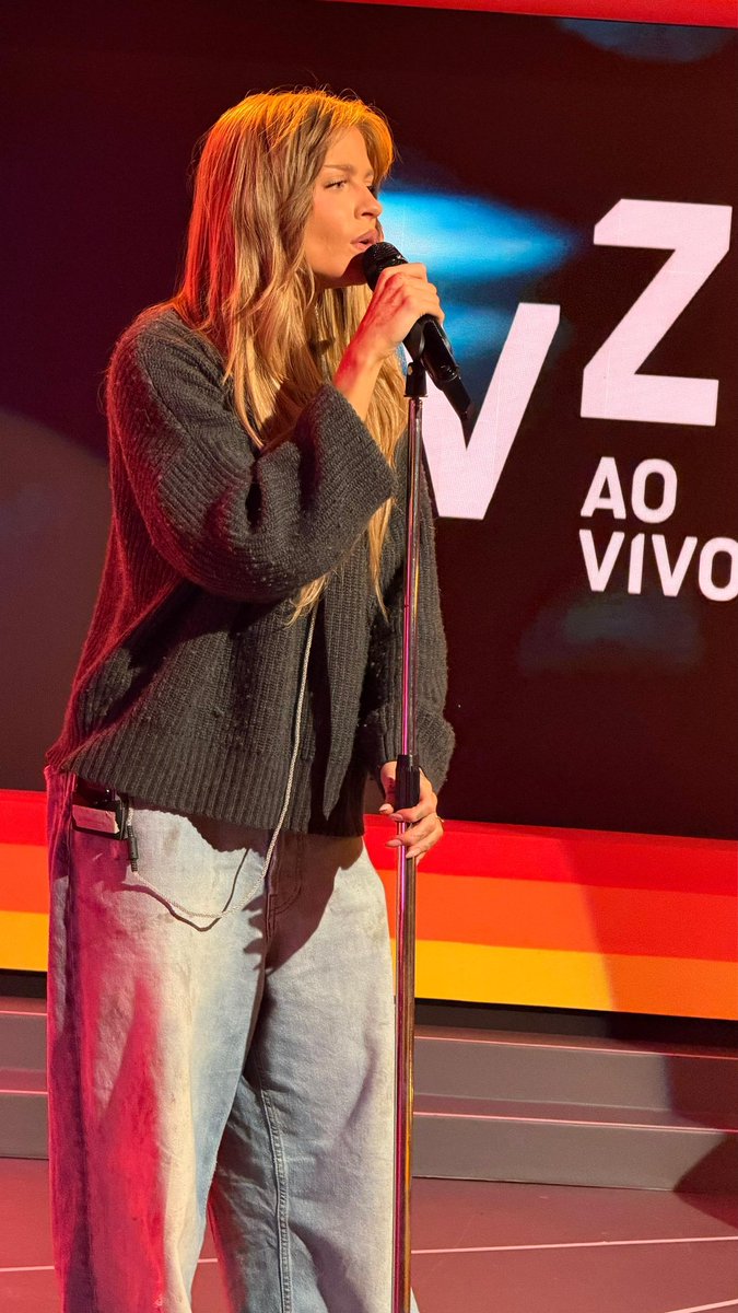 UpdateLuisa's tweet photo. Luísa Sonza na passagem de som para o TVZ, que acontece hoje às 18 horas AO VIVO. 🎤 https://t.co/OqXpHTzZ4T