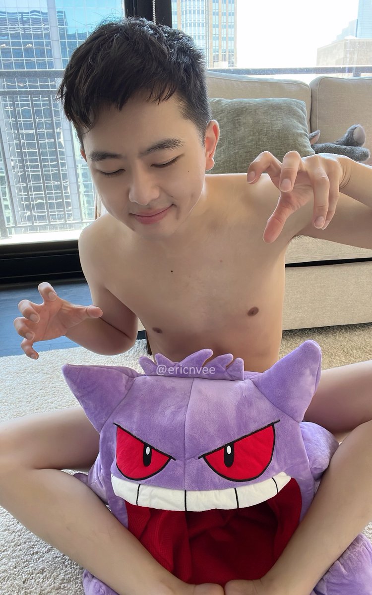 ericnvee's tweet photo. Step-bro, help me, I’m stuck! 💜 https://t.co/B9V9m7ET7q