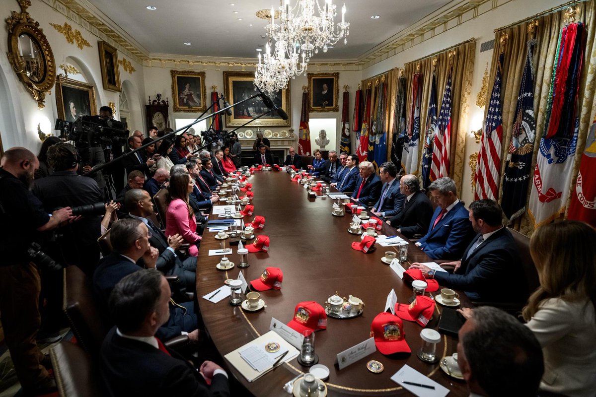 Republicans's tweet photo. Team America 🇺🇸 https://t.co/ZBdkMyhdNw