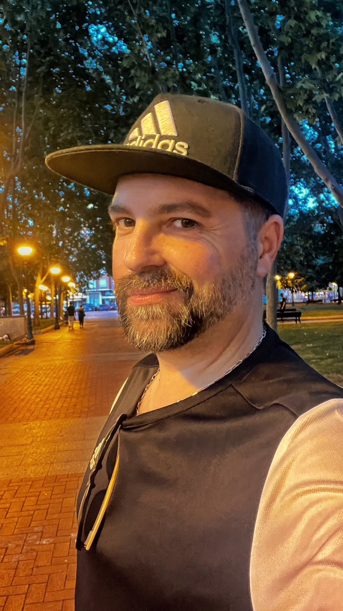 danielgonsan's tweet photo. #almostsummer #beard #callmedaniel https://t.co/58CIfnj1qJ