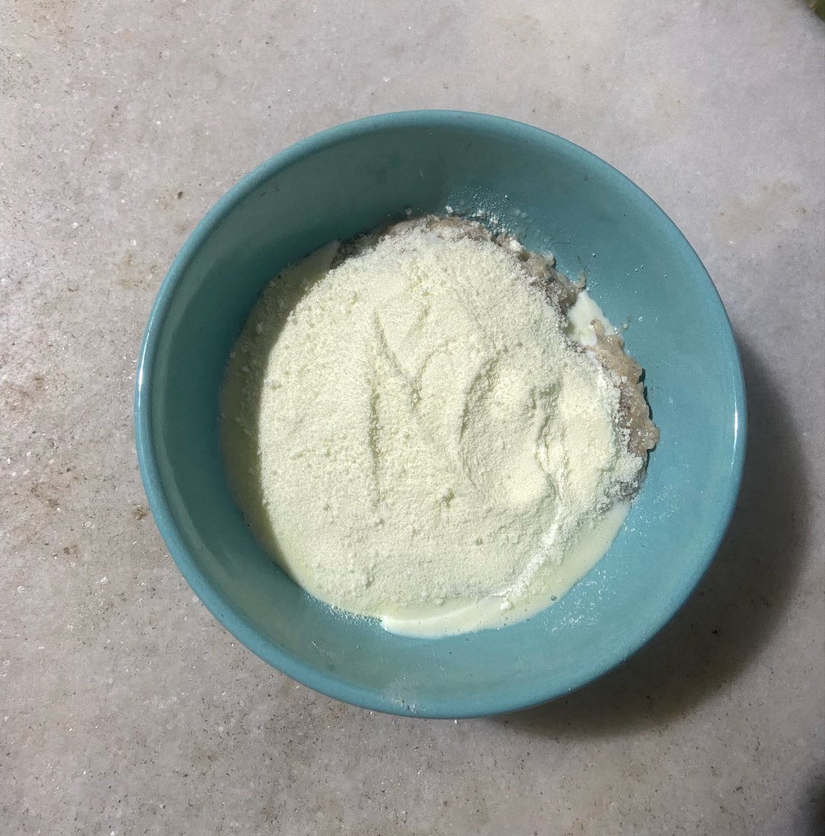 kcalimit's tweet photo. mingau, kani e guioza 😋

(no trabalho comi dois pacotinhos de magic toast e gelatina mas não tirei foto :p) 

total do dia: 559kcal https://t.co/BbLpuq72T4