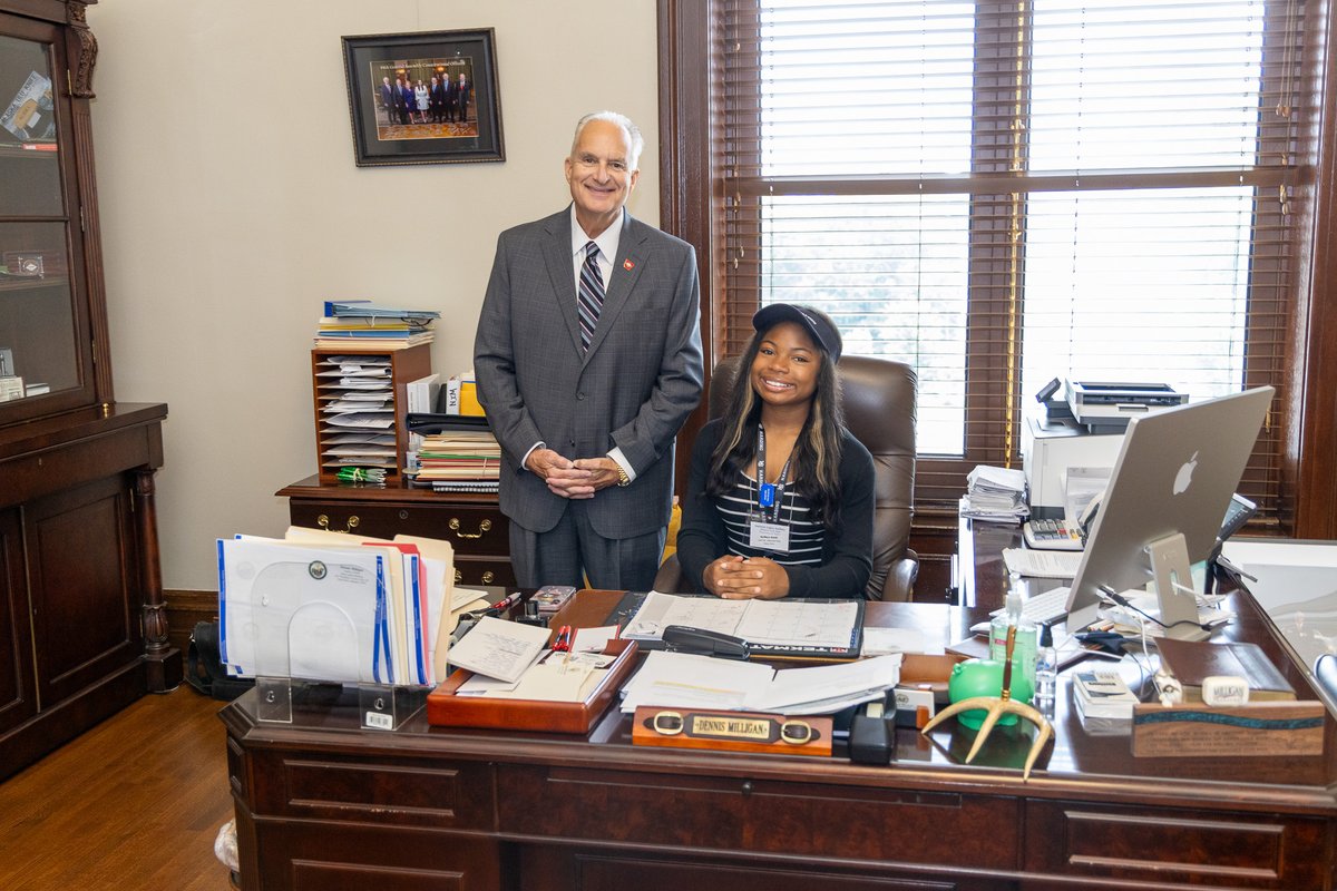 ARAuditor's tweet photo. I was delighted to speak at the Arkansas Girls’ State Convention at Harding University yesterday. Ka’Mara Smith took her seat today as the 2026 Girls’ State Auditor. It is a treat to witness these bright young ladies learn about state government.
#argirlsstate https://t.co/aSHwLK2vwa